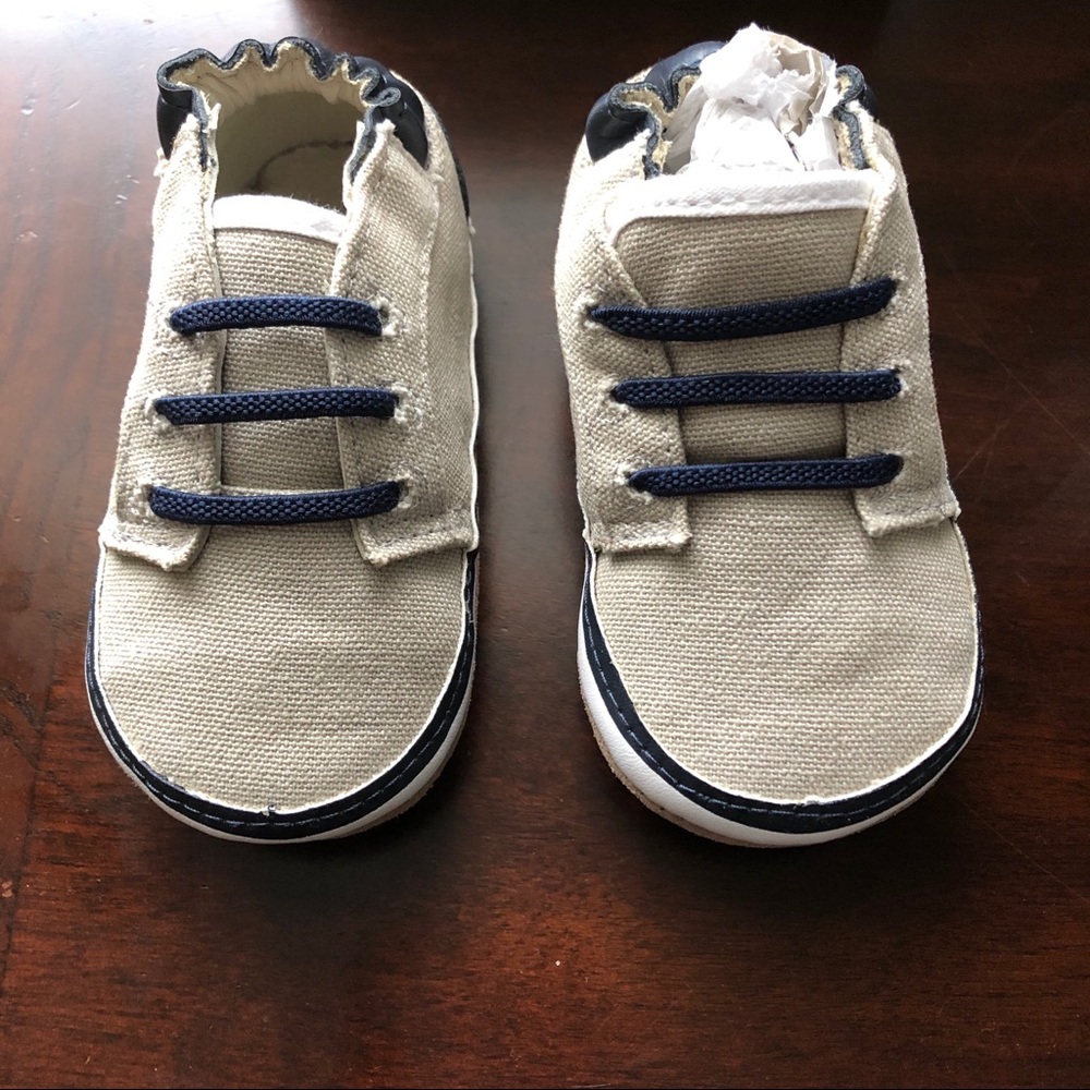New In Box: Robeez Shoes Tyler Low Top